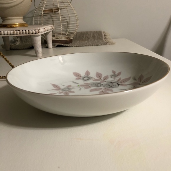 Mikasa Rosecrest 9” Round Vegetable Bowl - Picture 5 of 8